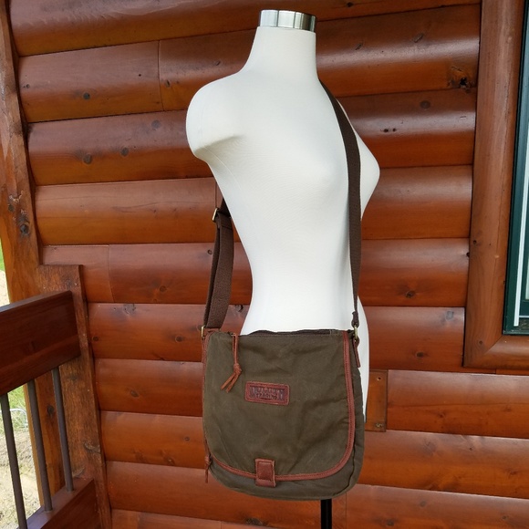 duluth trading oil cloth sling bag
